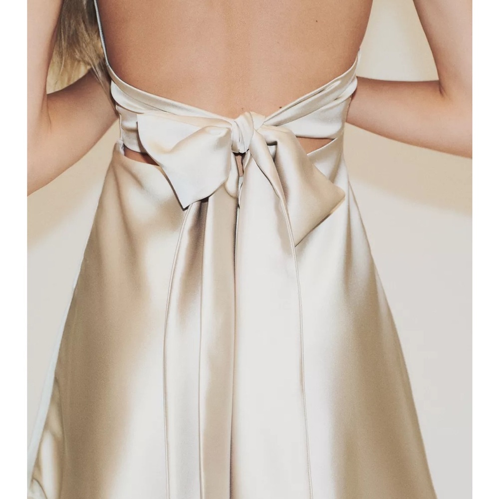 Zara Backless Satin Halter Dress with Beautiful Back Bow/Mini/ New with Tags - Picture 5 of 9